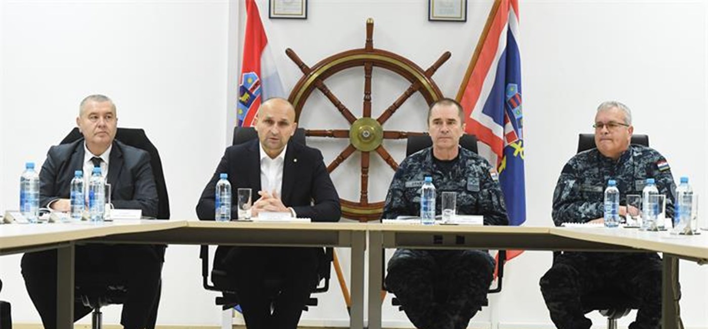 Ministar Anušić najavio nastavak gradnje obalnih ophodnih brodova;  Modernizacija HRM-a jedan od prioriteta Vlade